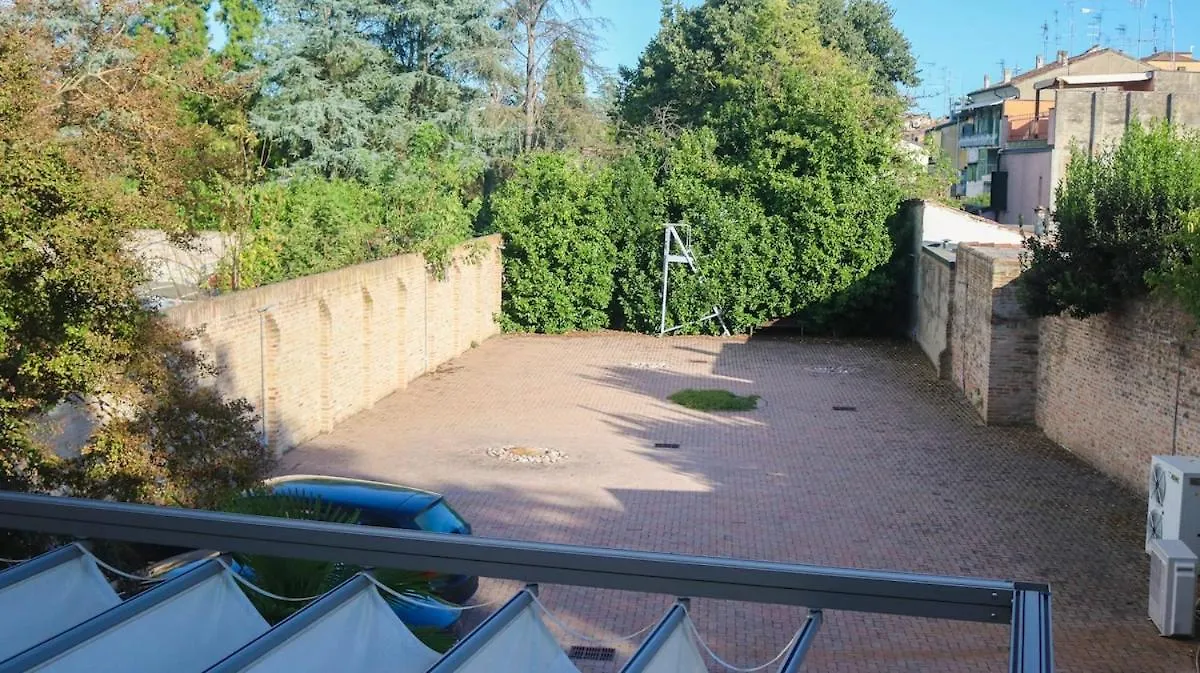 Mura Di Ferrara-Apartment 3 Parcheggio Privato 0*, 费拉拉